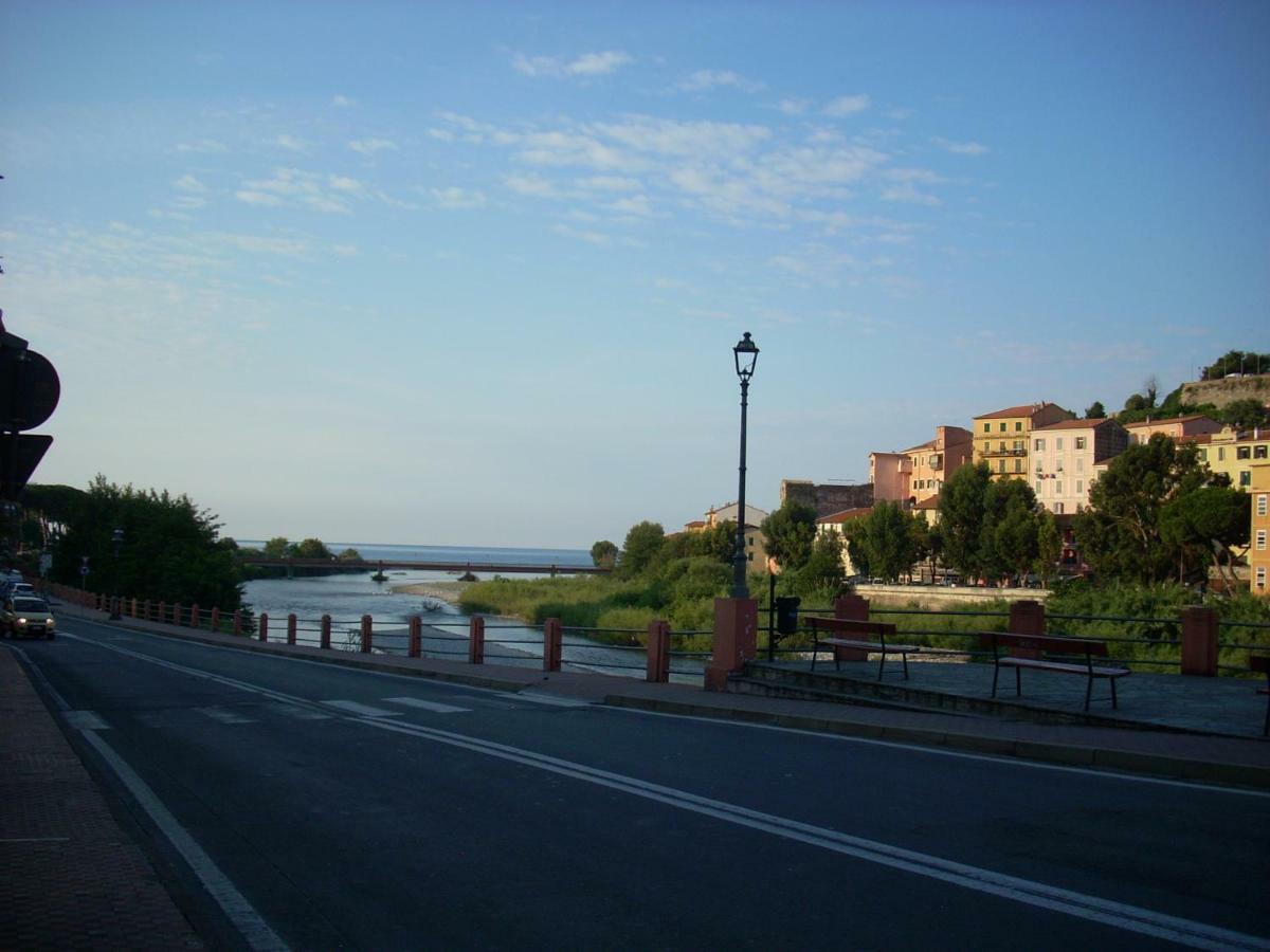 Appartamento Al Mare Di Vintimille Extérieur photo